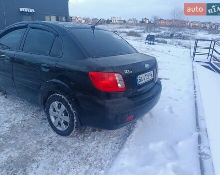 Черный Киа Рио, объемом двигателя 1.4 л и пробегом 273 тыс. км за 3700 $, фото 5 на Automoto.ua