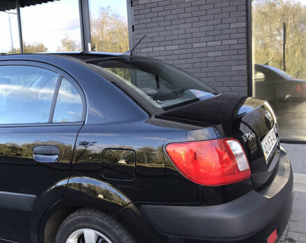 Черный Киа Рио, объемом двигателя 1.4 л и пробегом 291 тыс. км за 5500 $, фото 4 на Automoto.ua