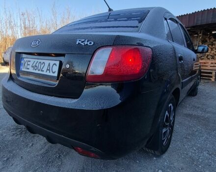 Черный Киа Рио, объемом двигателя 1.4 л и пробегом 220 тыс. км за 4400 $, фото 6 на Automoto.ua