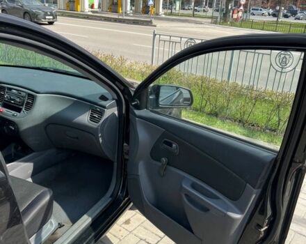 Черный Киа Рио, объемом двигателя 1.4 л и пробегом 146 тыс. км за 4350 $, фото 2 на Automoto.ua