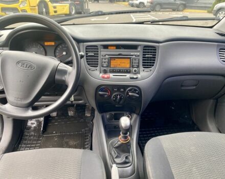 Черный Киа Рио, объемом двигателя 1.4 л и пробегом 152 тыс. км за 4600 $, фото 4 на Automoto.ua