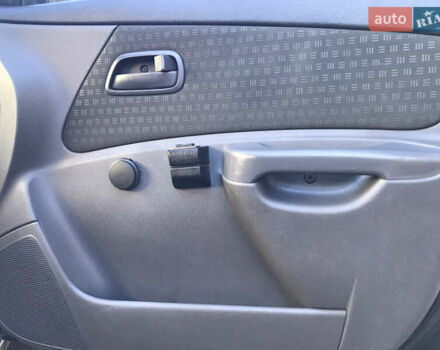 Черный Киа Рио, объемом двигателя 1.4 л и пробегом 291 тыс. км за 5500 $, фото 14 на Automoto.ua