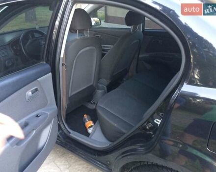 Черный Киа Рио, объемом двигателя 1.5 л и пробегом 360 тыс. км за 3900 $, фото 5 на Automoto.ua