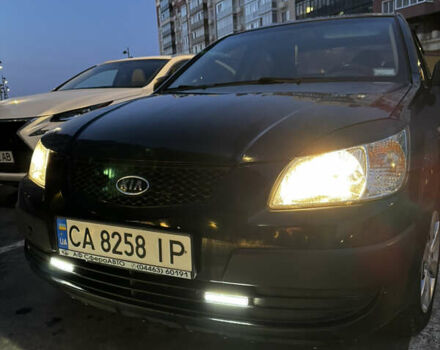 Черный Киа Рио, объемом двигателя 1.4 л и пробегом 150 тыс. км за 5400 $, фото 2 на Automoto.ua