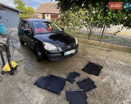 Черный Киа Рио, объемом двигателя 1.4 л и пробегом 210 тыс. км за 5500 $, фото 11 на Automoto.ua