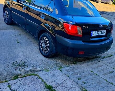 Черный Киа Рио, объемом двигателя 1.4 л и пробегом 260 тыс. км за 3100 $, фото 5 на Automoto.ua