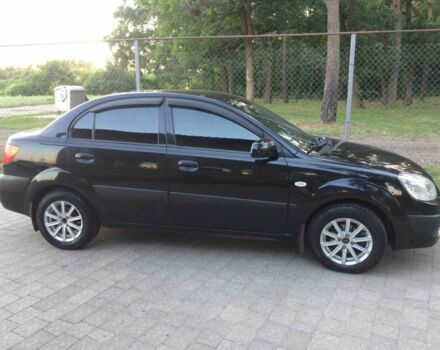 Чорний Кіа Ріо, об'ємом двигуна 1.6 л та пробігом 360 тис. км за 3900 $, фото 6 на Automoto.ua