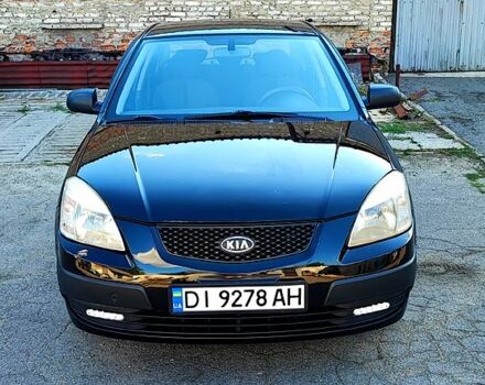 Чорний Кіа Ріо, об'ємом двигуна 1.4 л та пробігом 260 тис. км за 3100 $, фото 1 на Automoto.ua