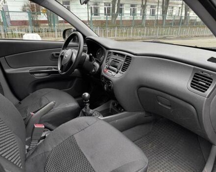 Черный Киа Рио, объемом двигателя 1.4 л и пробегом 151 тыс. км за 6490 $, фото 20 на Automoto.ua