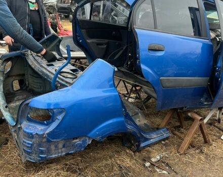 Черный Киа Рио, объемом двигателя 1.4 л и пробегом 377 тыс. км за 2500 $, фото 9 на Automoto.ua