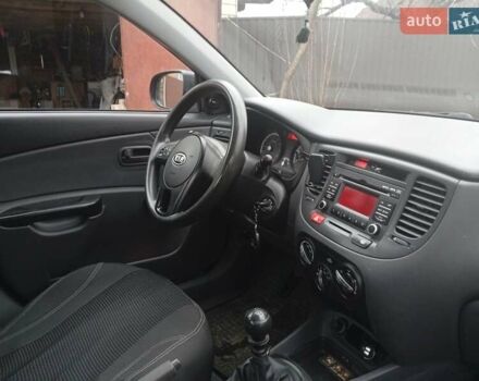 Черный Киа Рио, объемом двигателя 1.4 л и пробегом 186 тыс. км за 4800 $, фото 9 на Automoto.ua