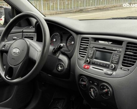 Чорний Кіа Ріо, об'ємом двигуна 1.4 л та пробігом 151 тис. км за 6490 $, фото 39 на Automoto.ua