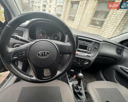 Чорний Кіа Ріо, об'ємом двигуна 1.5 л та пробігом 116 тис. км за 4000 $, фото 3 на Automoto.ua