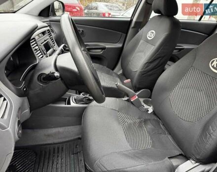 Черный Киа Рио, объемом двигателя 1.4 л и пробегом 151 тыс. км за 6490 $, фото 28 на Automoto.ua