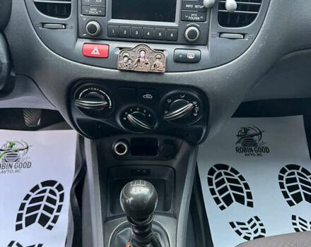 Кіа Ріо 2010 у Белой Церкве на Automoto.ua Чорний Кіа Ріо, об'ємом двигуна 1.4 л та пробігом 248 тис. км за 4250 $, фото 15 на Automoto.ua