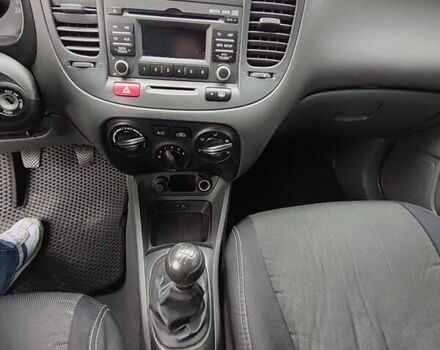 Чорний Кіа Ріо, об'ємом двигуна 1.4 л та пробігом 253 тис. км за 4000 $, фото 9 на Automoto.ua