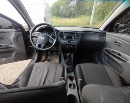 Чорний Кіа Ріо, об'ємом двигуна 0 л та пробігом 142 тис. км за 2707 $, фото 3 на Automoto.ua