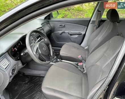 Черный Киа Рио, объемом двигателя 1.4 л и пробегом 91 тыс. км за 4800 $, фото 7 на Automoto.ua