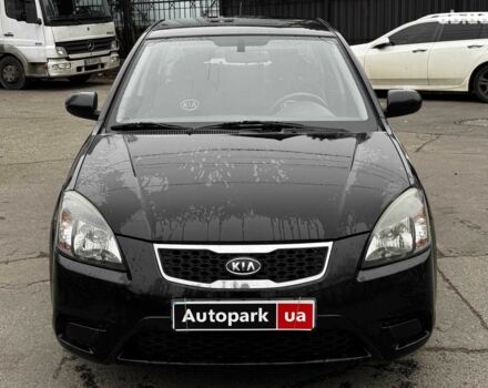 Чорний Кіа Ріо, об'ємом двигуна 1.4 л та пробігом 151 тис. км за 6490 $, фото 4 на Automoto.ua