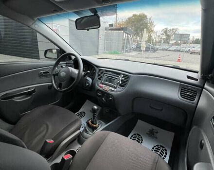 Кіа Ріо 2010 у Белой Церкве на Automoto.ua Чорний Кіа Ріо, об'ємом двигуна 1.4 л та пробігом 248 тис. км за 4250 $, фото 19 на Automoto.ua