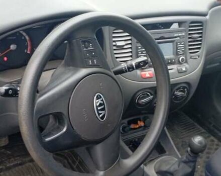 Черный Киа Рио, объемом двигателя 1.4 л и пробегом 32 тыс. км за 6800 $, фото 1 на Automoto.ua