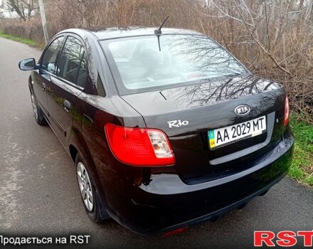 Чорний Кіа Ріо, об'ємом двигуна 1.4 л та пробігом 186 тис. км за 4800 $, фото 4 на Automoto.ua