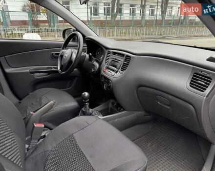Черный Киа Рио, объемом двигателя 1.4 л и пробегом 151 тыс. км за 6490 $, фото 37 на Automoto.ua