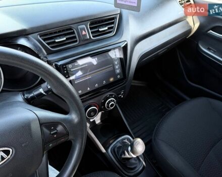 Черный Киа Рио, объемом двигателя 1.4 л и пробегом 162 тыс. км за 7700 $, фото 45 на Automoto.ua