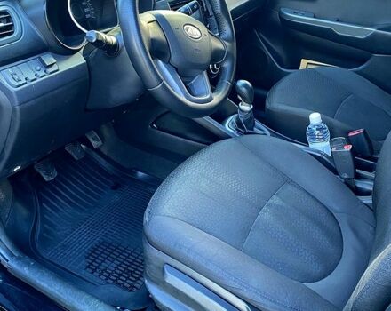 Черный Киа Рио, объемом двигателя 1.4 л и пробегом 135 тыс. км за 7100 $, фото 6 на Automoto.ua