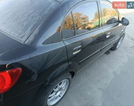 Черный Киа Рио, объемом двигателя 1.4 л и пробегом 160 тыс. км за 2600 $, фото 3 на Automoto.ua