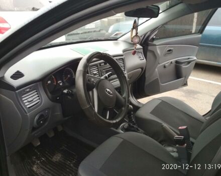 Черный Киа Рио, объемом двигателя 1.4 л и пробегом 25 тыс. км за 7000 $, фото 5 на Automoto.ua