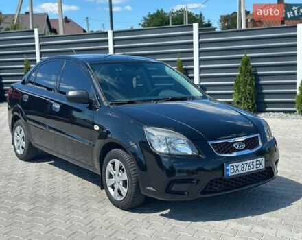 Чорний Кіа Ріо, об'ємом двигуна 1.4 л та пробігом 50 тис. км за 4899 $, фото 3 на Automoto.ua