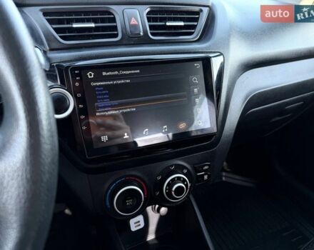 Черный Киа Рио, объемом двигателя 1.4 л и пробегом 162 тыс. км за 7700 $, фото 46 на Automoto.ua