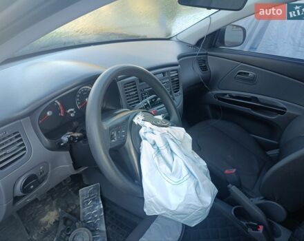 Черный Киа Рио, объемом двигателя 1.4 л и пробегом 160 тыс. км за 2600 $, фото 4 на Automoto.ua