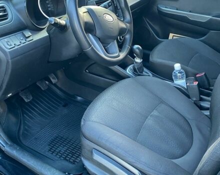 Черный Киа Рио, объемом двигателя 1.4 л и пробегом 135 тыс. км за 6700 $, фото 3 на Automoto.ua