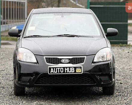 Черный Киа Рио, объемом двигателя 1.4 л и пробегом 100 тыс. км за 5000 $, фото 2 на Automoto.ua