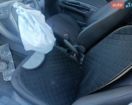 Черный Киа Рио, объемом двигателя 1.4 л и пробегом 160 тыс. км за 2600 $, фото 9 на Automoto.ua
