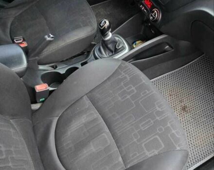 Черный Киа Рио, объемом двигателя 1.6 л и пробегом 231 тыс. км за 5850 $, фото 7 на Automoto.ua