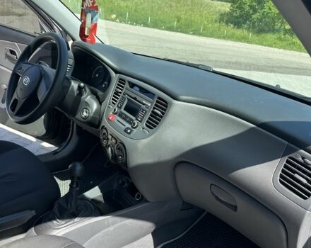 Черный Киа Рио, объемом двигателя 1.4 л и пробегом 50 тыс. км за 4899 $, фото 12 на Automoto.ua