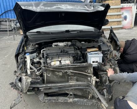 Черный Киа Рио, объемом двигателя 1.4 л и пробегом 150 тыс. км за 1800 $, фото 4 на Automoto.ua