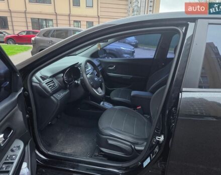 Чорний Кіа Ріо, об'ємом двигуна 1.6 л та пробігом 215 тис. км за 7500 $, фото 8 на Automoto.ua