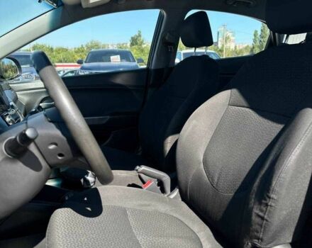 Чорний Кіа Ріо, об'ємом двигуна 1.4 л та пробігом 53 тис. км за 8933 $, фото 7 на Automoto.ua