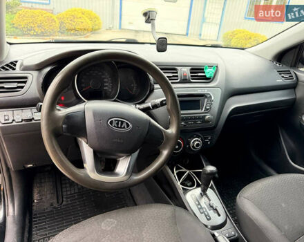 Чорний Кіа Ріо, об'ємом двигуна 1.6 л та пробігом 392 тис. км за 4500 $, фото 10 на Automoto.ua