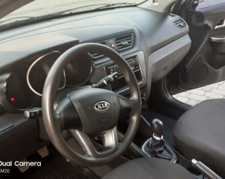 Чорний Кіа Ріо, об'ємом двигуна 1.4 л та пробігом 80 тис. км за 8700 $, фото 6 на Automoto.ua