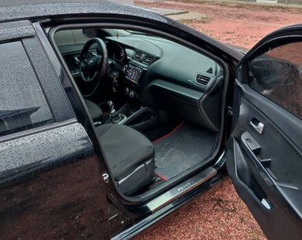 Чорний Кіа Ріо, об'ємом двигуна 1.4 л та пробігом 170 тис. км за 8500 $, фото 6 на Automoto.ua