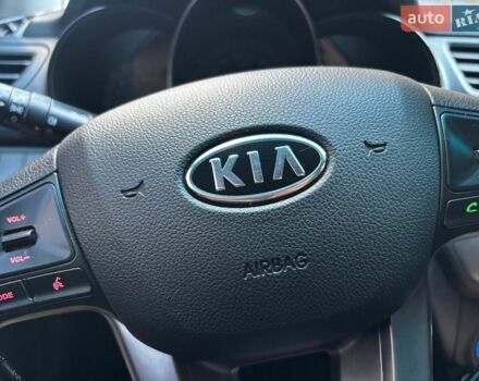 Чорний Кіа Ріо, об'ємом двигуна 1.4 л та пробігом 165 тис. км за 7900 $, фото 51 на Automoto.ua
