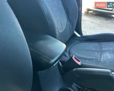 Чорний Кіа Ріо, об'ємом двигуна 1.59 л та пробігом 197 тис. км за 5888 $, фото 51 на Automoto.ua