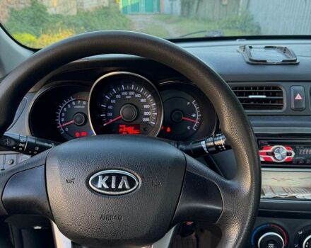 Чорний Кіа Ріо, об'ємом двигуна 1.4 л та пробігом 73 тис. км за 8900 $, фото 8 на Automoto.ua