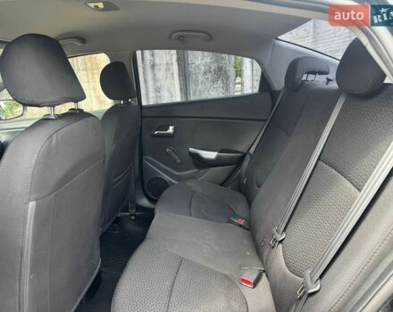 Черный Киа Рио, объемом двигателя 1.4 л и пробегом 155 тыс. км за 7500 $, фото 27 на Automoto.ua