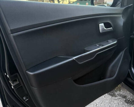 Чорний Кіа Ріо, об'ємом двигуна 1.4 л та пробігом 136 тис. км за 6900 $, фото 9 на Automoto.ua